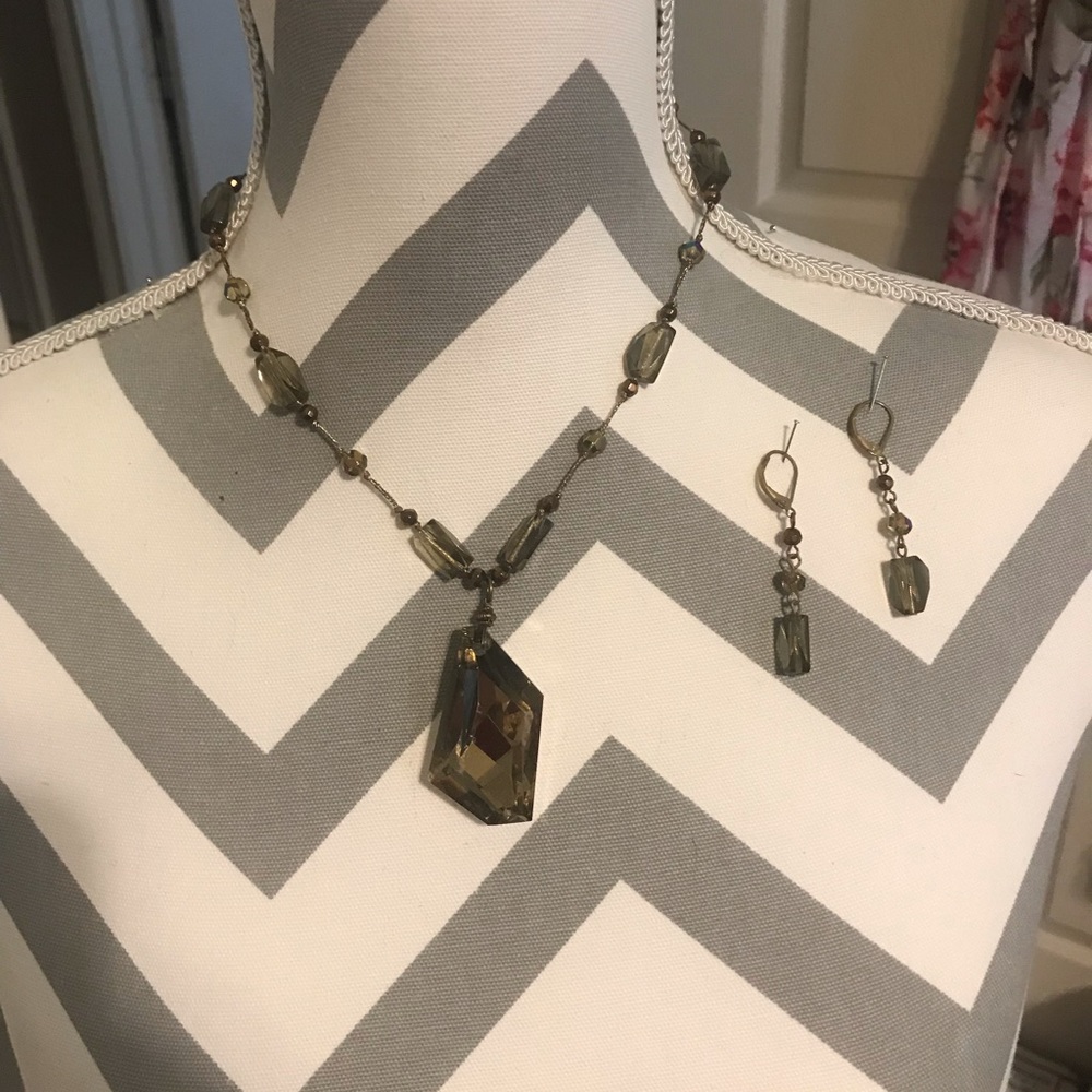 Stone necklace and earring set